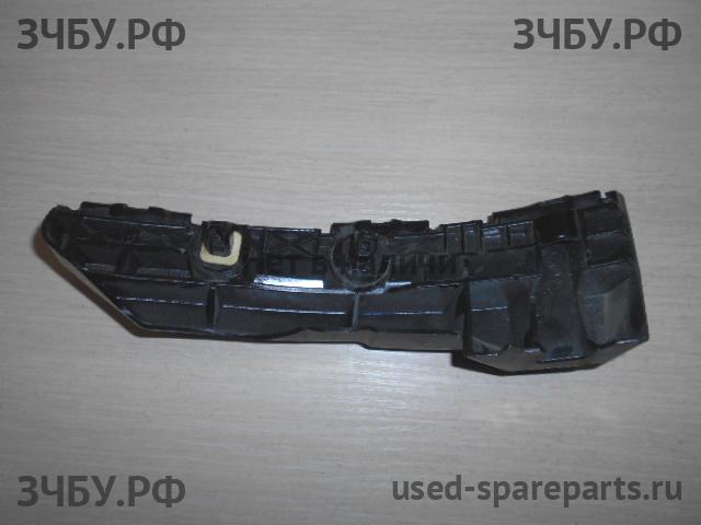 Toyota RAV 4 (3) Кронштейн бампера задний