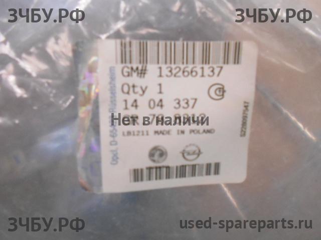 Opel Astra J Кронштейн бампера задний