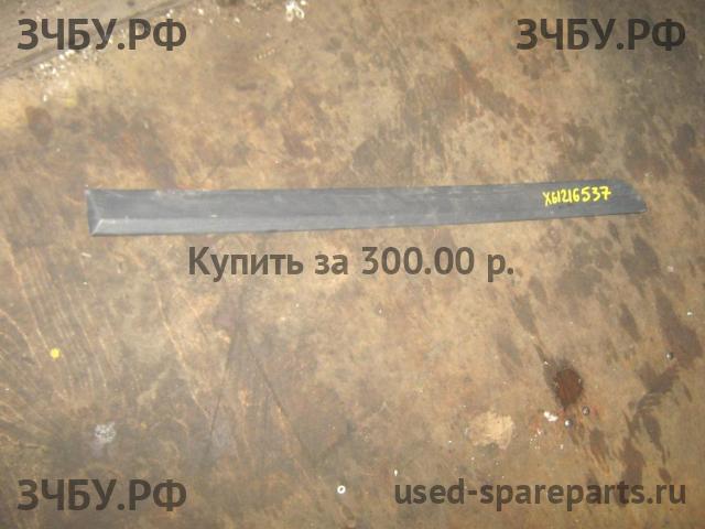Volvo S60 (1) Молдинг двери задней правой