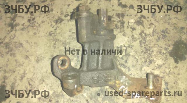 Mitsubishi Galant 7 (E5) Кронштейн насоса гидроусилителя