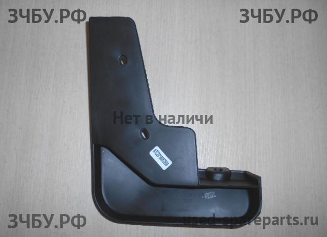 Toyota Camry 7 (V50) Брызговик передний правый