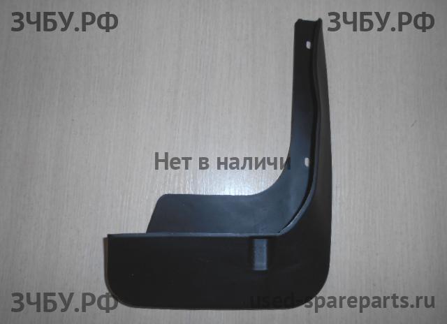 Toyota Camry 7 (V50) Брызговик задний правый