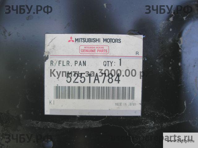 Mitsubishi Pajero/Montero 4 Панель задняя