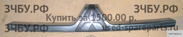 Mitsubishi Pajero/Montero 4 Решетка радиатора