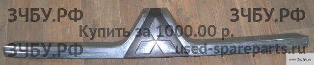 Mitsubishi Pajero/Montero 4 Решетка радиатора