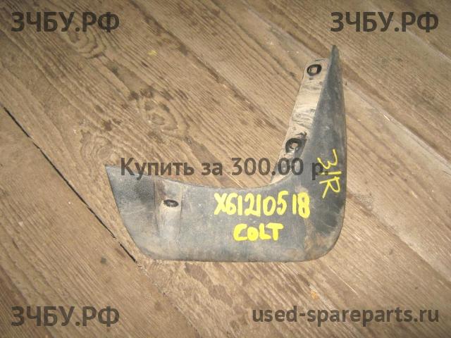 Mitsubishi Colt 6 (Z30) Брызговик задний правый