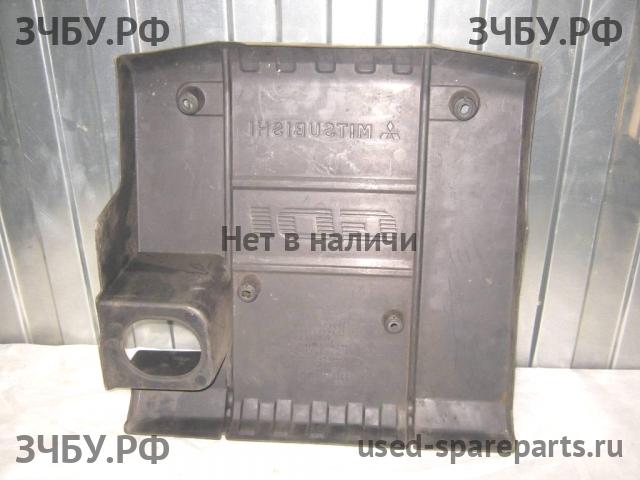 Mitsubishi Pajero/Montero 3 Кожух двигателя (накладка, крышка на двигатель)