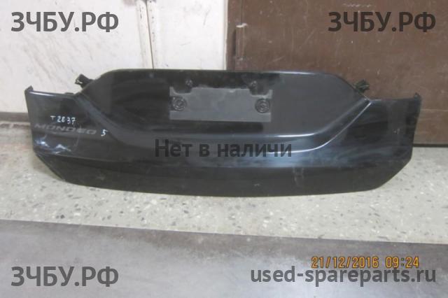 Ford Mondeo 5 Накладка на крышку багажника