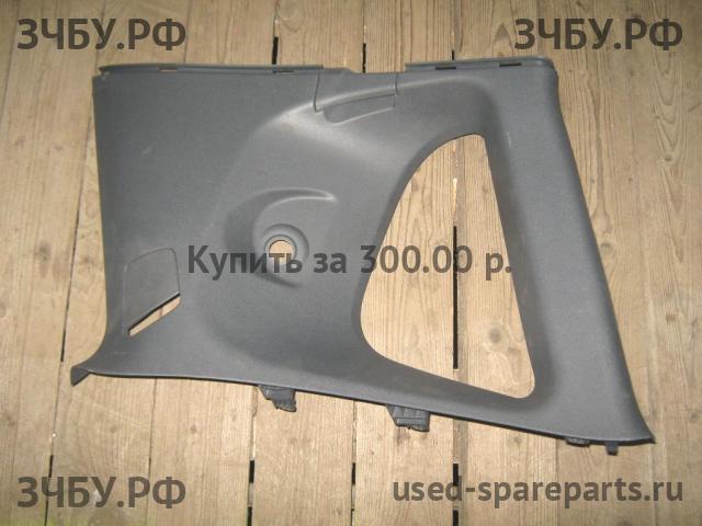 Mitsubishi Colt 6 (Z30) Обшивка багажника боковая правая