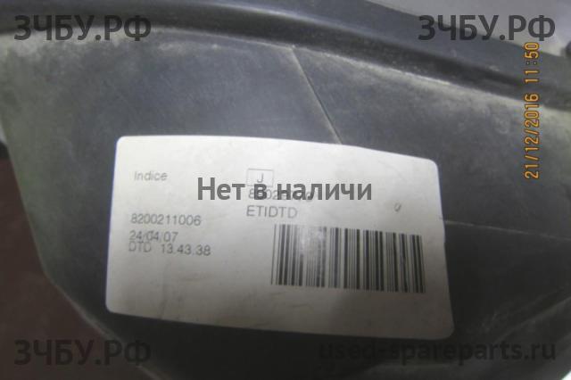 Renault Logan 1 Фара правая