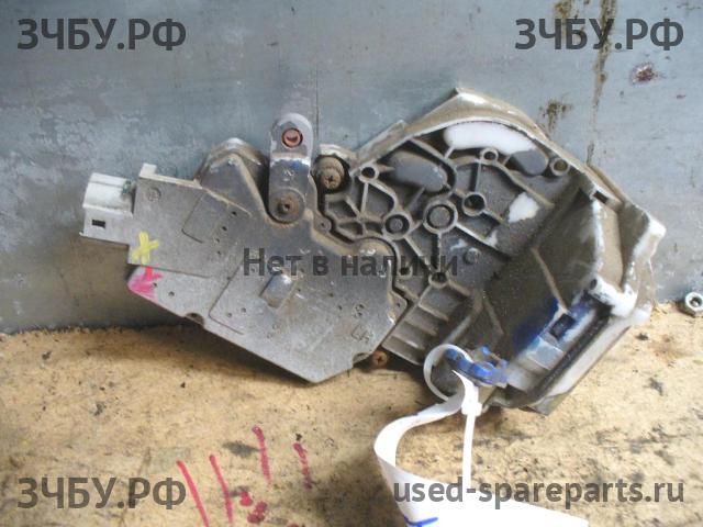 Nissan Primera P11 Замок двери задней левой