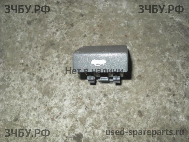 Mazda BT-50 (1) Ручка открывания капота