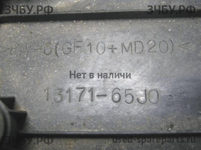 Suzuki Grand Vitara 2 (HT) Кожух двигателя (накладка, крышка на двигатель)