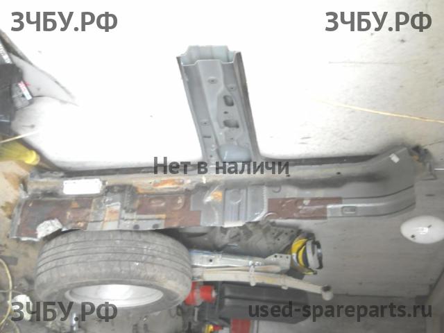 Nissan Navara 1 (D40) Порог правый