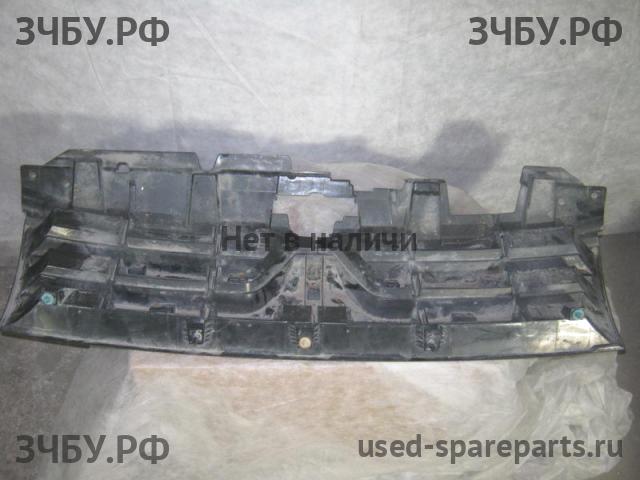 Mitsubishi Pajero/Montero 4 Решетка радиатора
