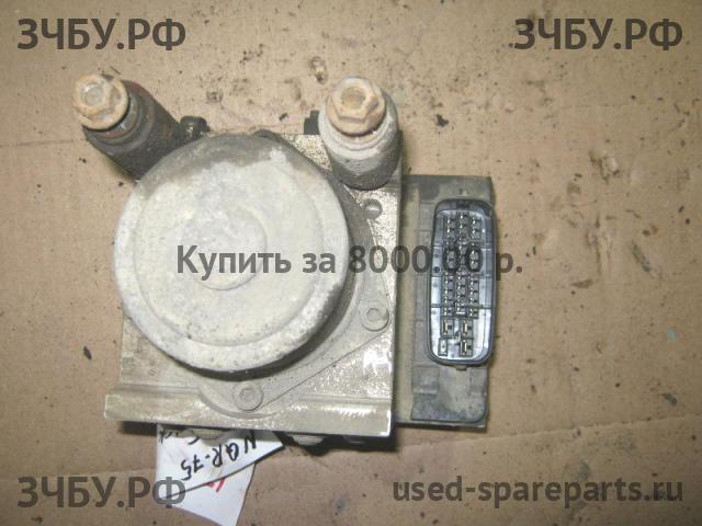 Isuzu NQR 71P Блок ABS (насос)