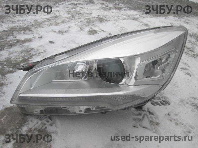 Ford Kuga 2 Фара левая