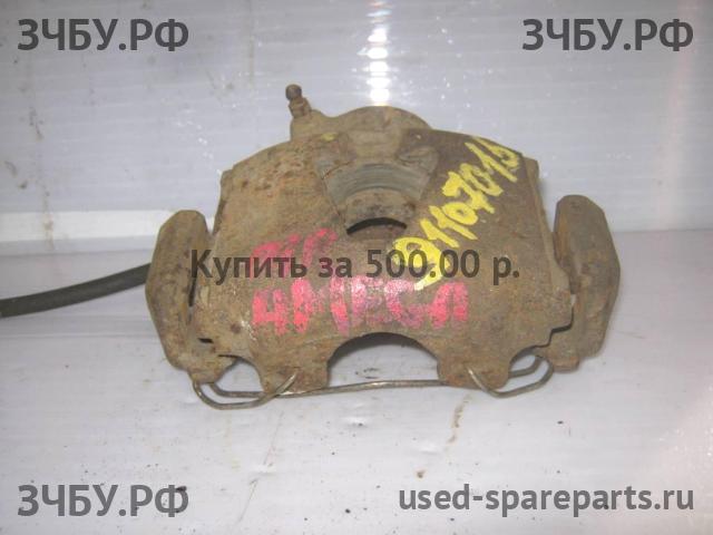 Opel Omega A Суппорт передний правый (в сборе со скобой)
