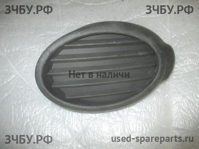 Ford Focus 3 Рамка противотуманной фары правой
