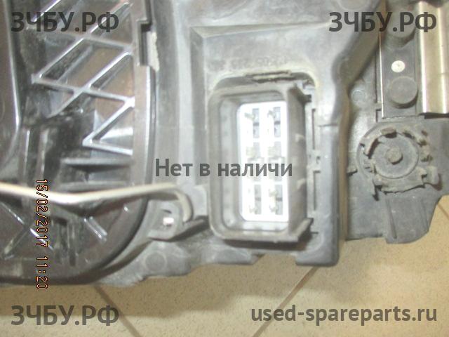 Volvo S40 (3) Фара правая