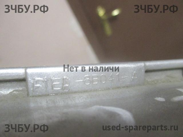 Ford Focus 3 Панель передняя (телевизор)