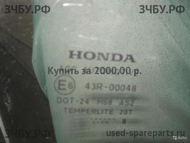 Honda Civic 8 (5D) Стекло двери задней правой