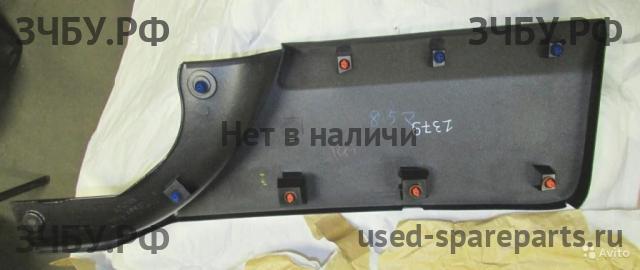 Toyota RAV 4 (3) Накладка на дверь багажника