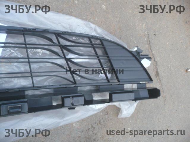 Renault Megane 3 Решетка в бампер