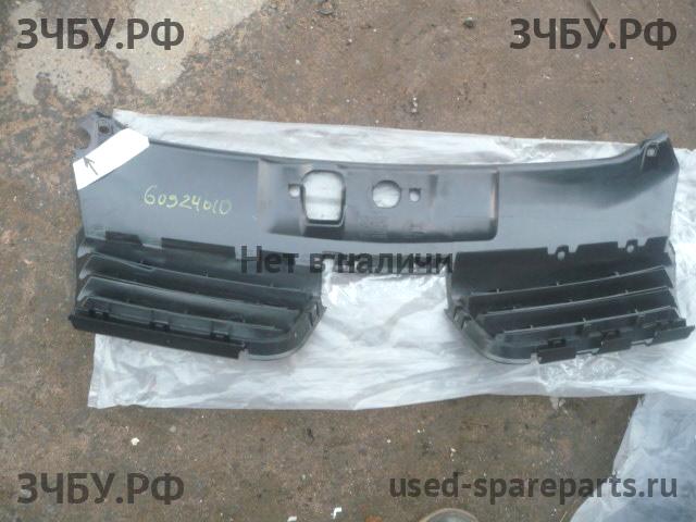 Renault Clio 2/Simbol 1 Решетка радиатора