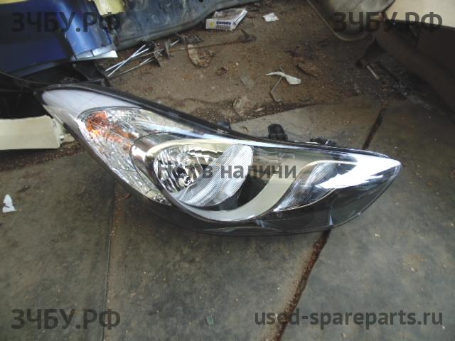Hyundai Elantra 3 Фара правая