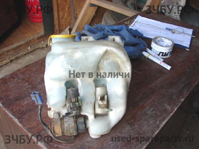 Subaru Legacy 3 (B12) Бачок омывателя лобового стекла