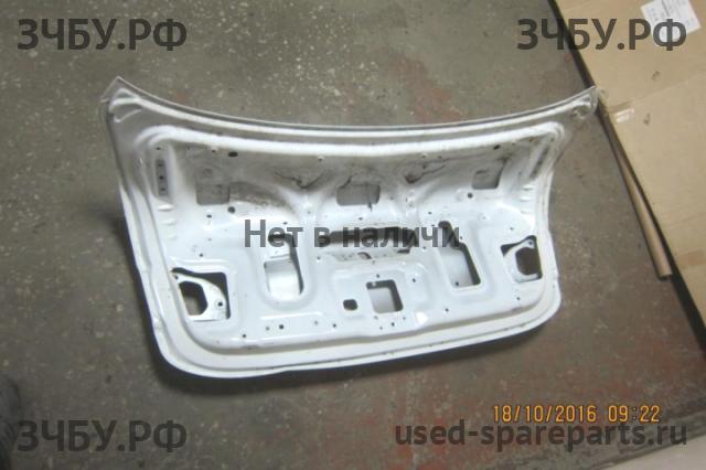 Nissan Almera G15 Крышка багажника