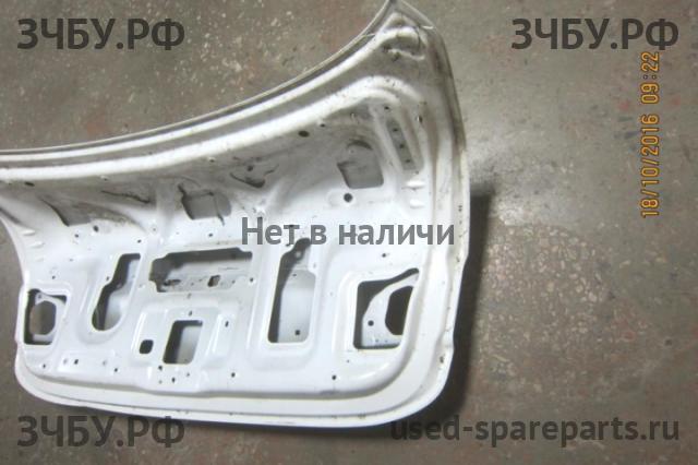 Nissan Almera G15 Крышка багажника