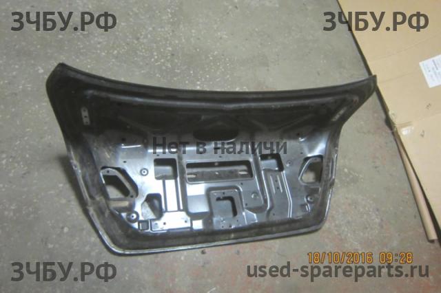 Nissan Sentra (B17) Крышка багажника