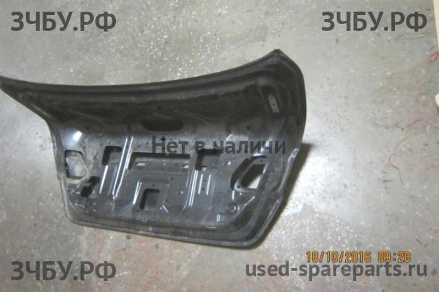 Nissan Sentra (B17) Крышка багажника