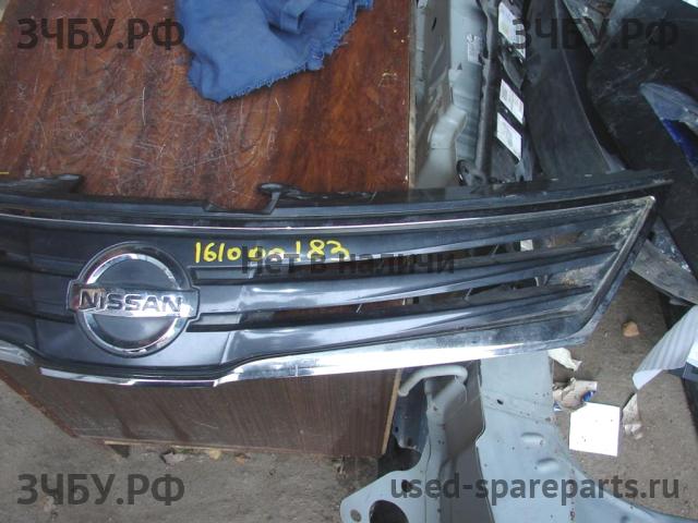 Nissan Tiida 1 Решетка радиатора