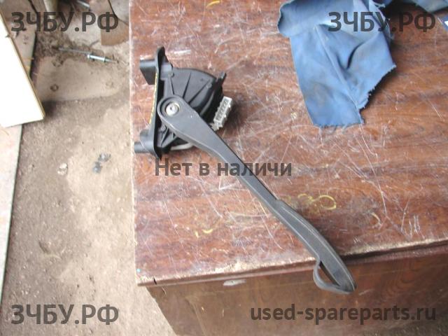 Volvo S60 (1) Педаль газа