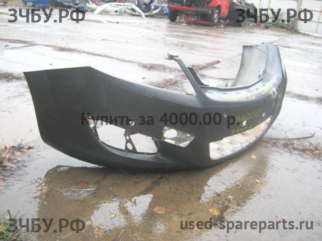 Opel Zafira B Бампер передний