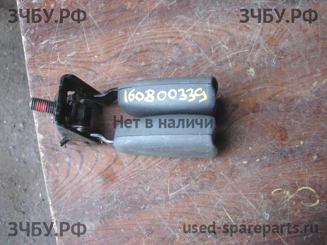 Volvo S60 (1) Ответная часть ремня безопасности