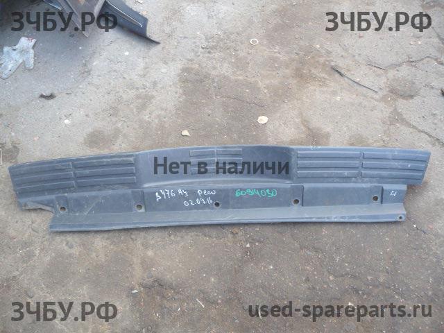 Mitsubishi Pajero/Montero 4 Накладка заднего бампера