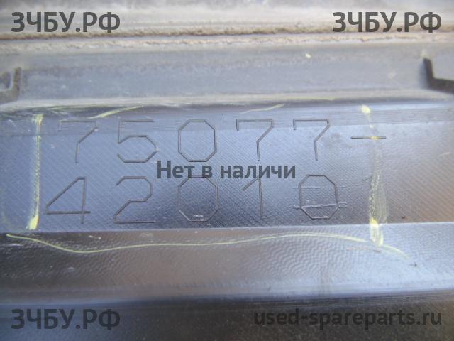 Toyota RAV 4 (4) Молдинг двери