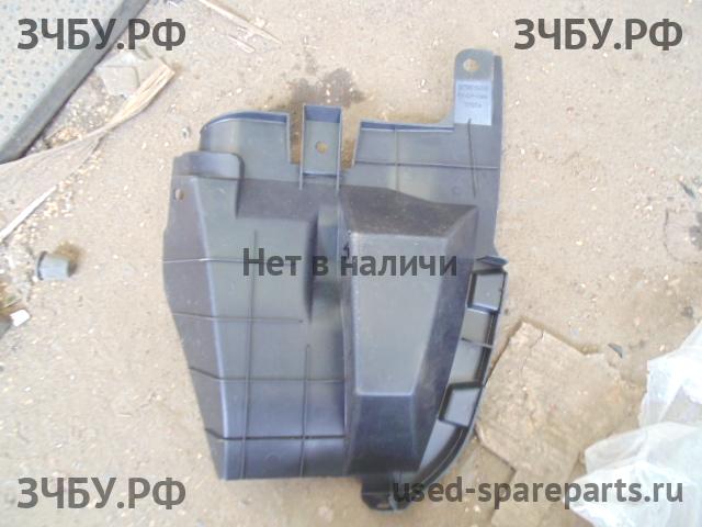 Toyota Auris 1 (E150) Пыльник