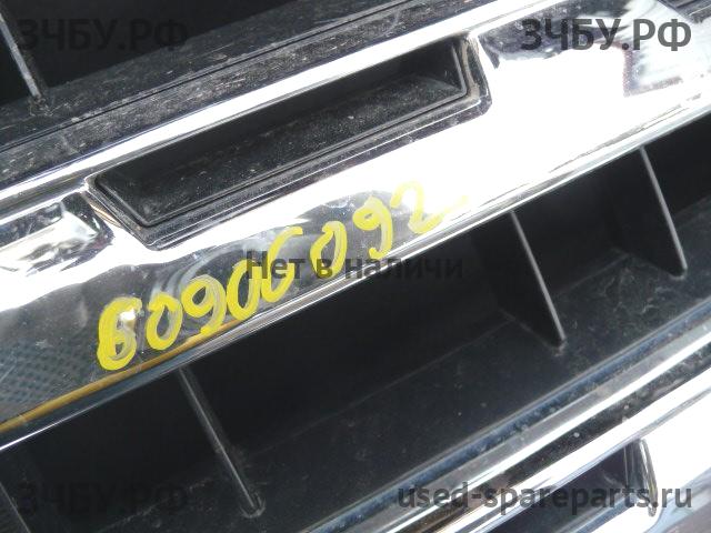 Mitsubishi Pajero/Montero 4 Решетка радиатора