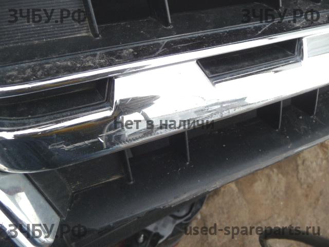 Mitsubishi Pajero/Montero 4 Решетка радиатора