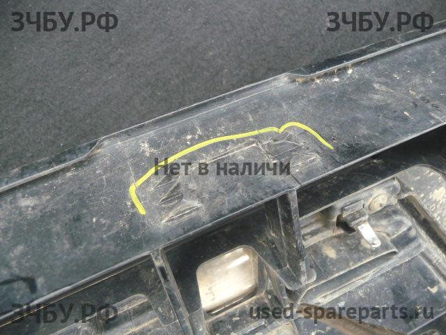 Mitsubishi Pajero/Montero 4 Решетка радиатора