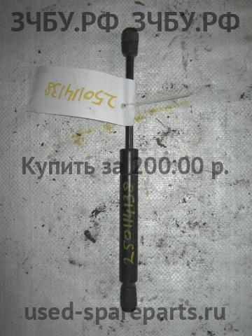 Volkswagen Passat B5 Амортизатор крышки багажника