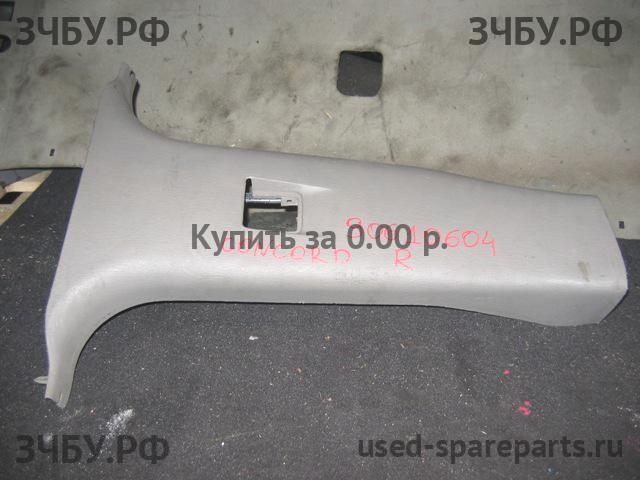 Chrysler Concorde 2 Накладка стойки средней правой