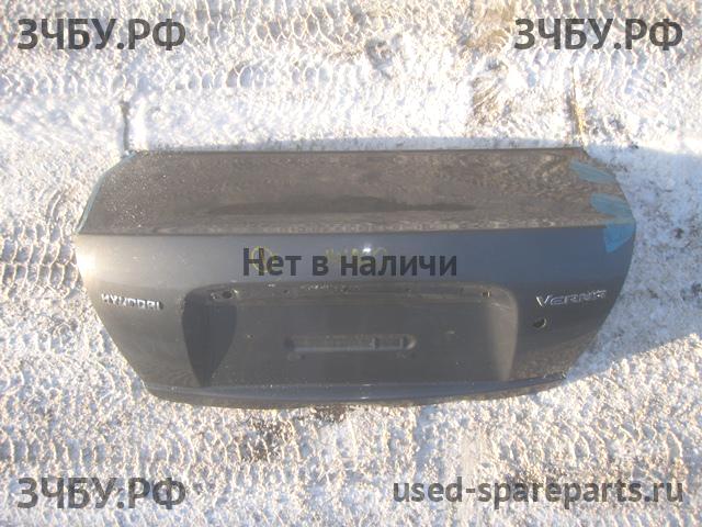 Hyundai Verna Крышка багажника