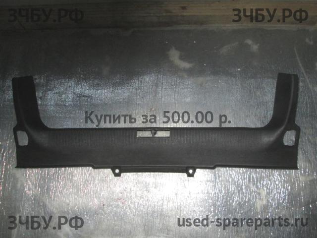 Volkswagen Passat B5 Обшивка багажника задней панели