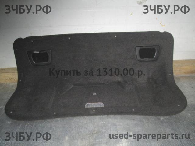 Volkswagen Passat B5 Обшивка крышки багажника